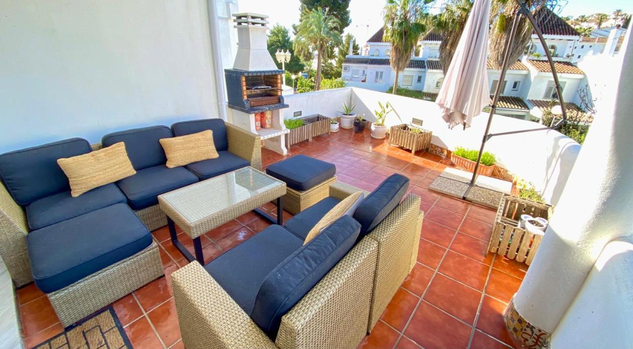 Modern Townhouse 7 Mins Walk From The Beach And 15 Mins From Port Villa Manilva Exterior foto