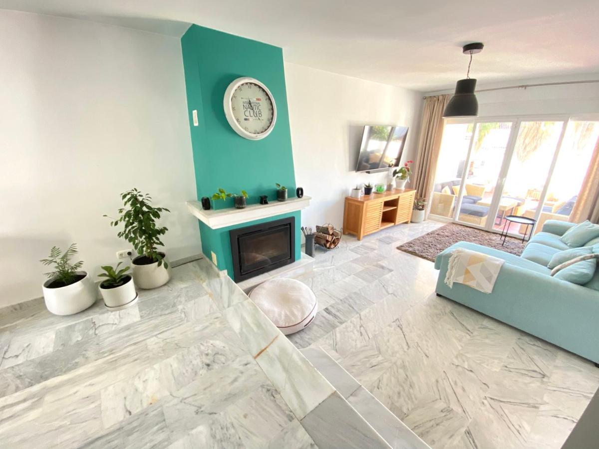 Modern Townhouse 7 Mins Walk From The Beach And 15 Mins From Port Villa Manilva Exterior foto