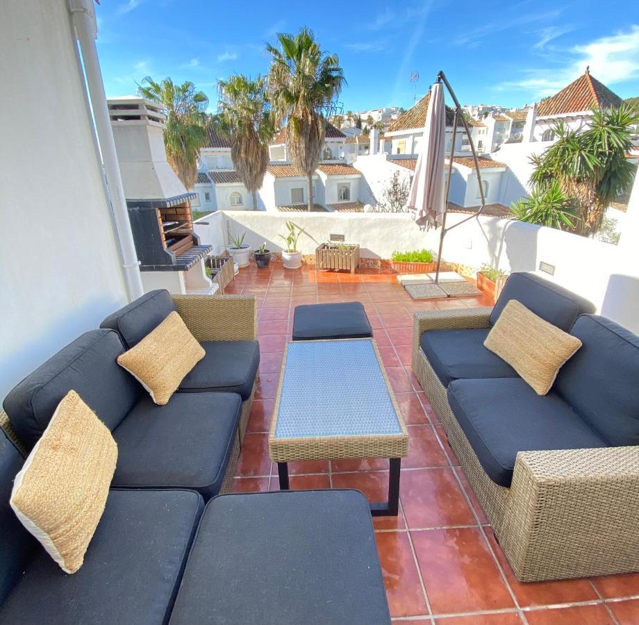 Modern Townhouse 7 Mins Walk From The Beach And 15 Mins From Port Villa Manilva Exterior foto