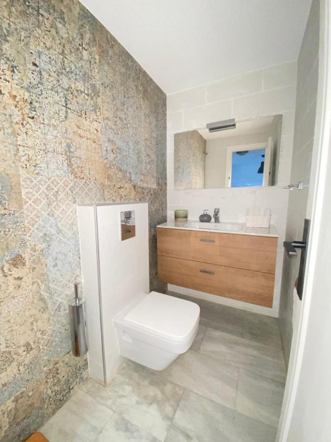 Modern Townhouse 7 Mins Walk From The Beach And 15 Mins From Port Villa Manilva Exterior foto